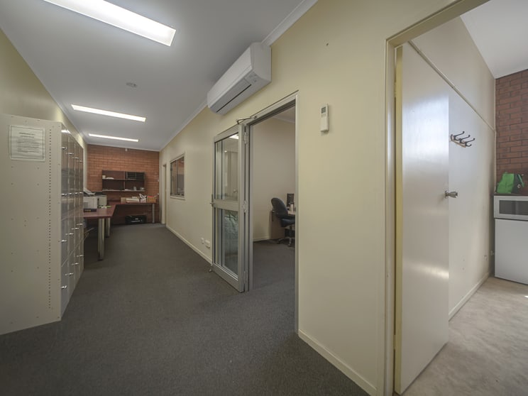 1/6a Victa Way Bomaderry NSW 2541 - Image 3