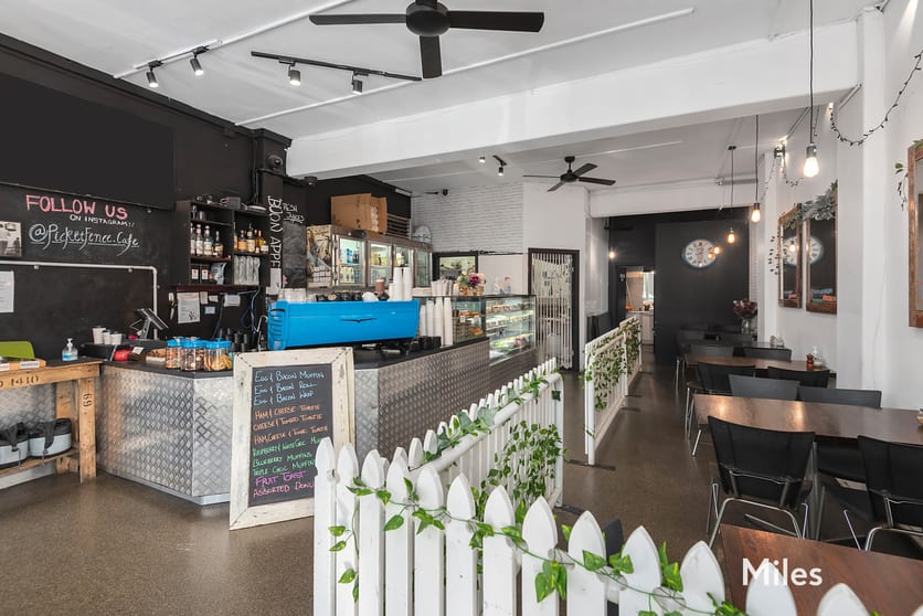 Click to view all images 236 Lower Heidelberg Road Ivanhoe East VIC 3079 - Image 3