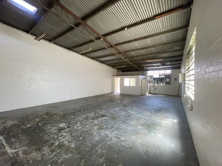 Click to view all images 4/3-5 Arnold Street Cheltenham VIC 3192 - Image 2