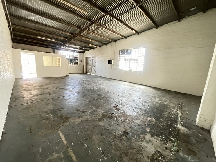 Click to view all images 4/3-5 Arnold Street Cheltenham VIC 3192 - Image 3
