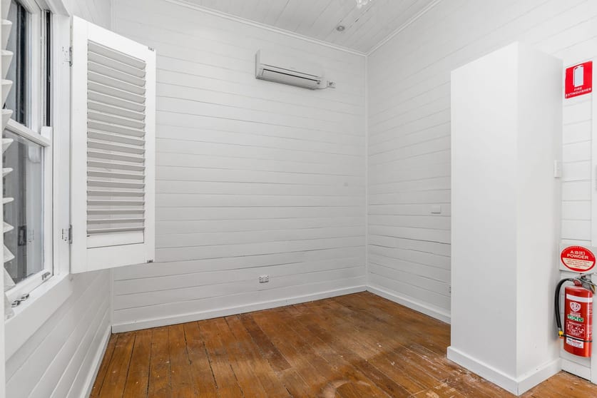 Click to view all images 5/32-34 Byron Street Bangalow NSW 2479 - Image 3