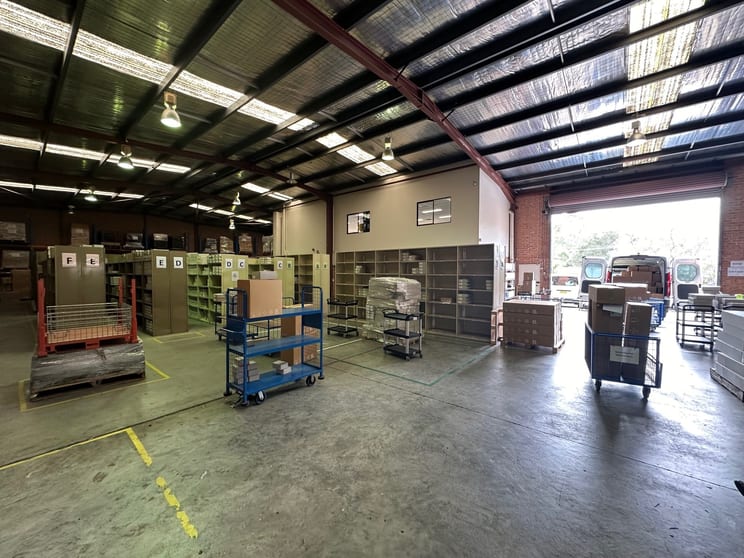 Click to view all images 14 Prince William Drive Seven Hills NSW 2147 - Image 3