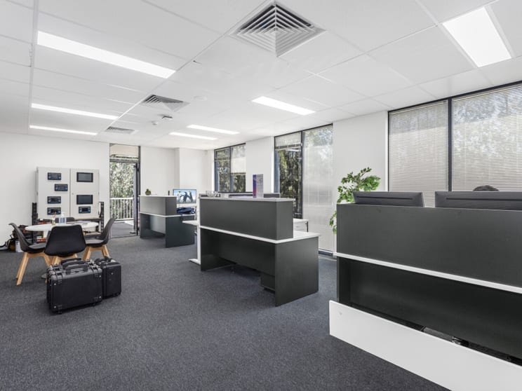 Click to view all images 19/5-7 Inglewood Place Norwest NSW 2153 - Image 2