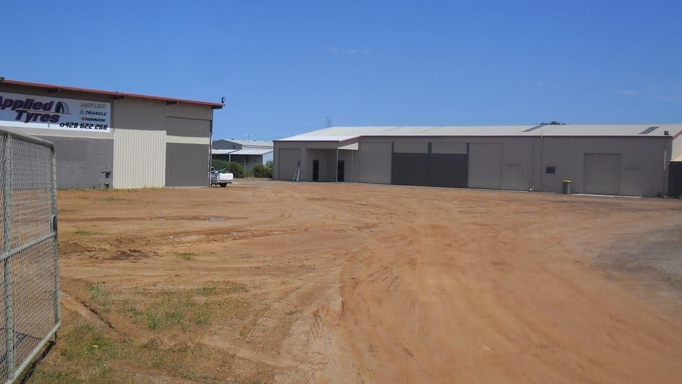 Click to view all images 1 Cox Street Pinjarra WA 6208 - Image 2