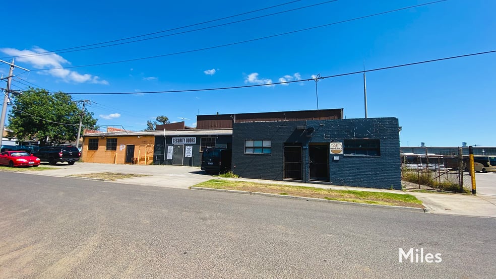 Click to view all images 3/179 Bamfield Road Heidelberg West VIC 3081 - Image 2