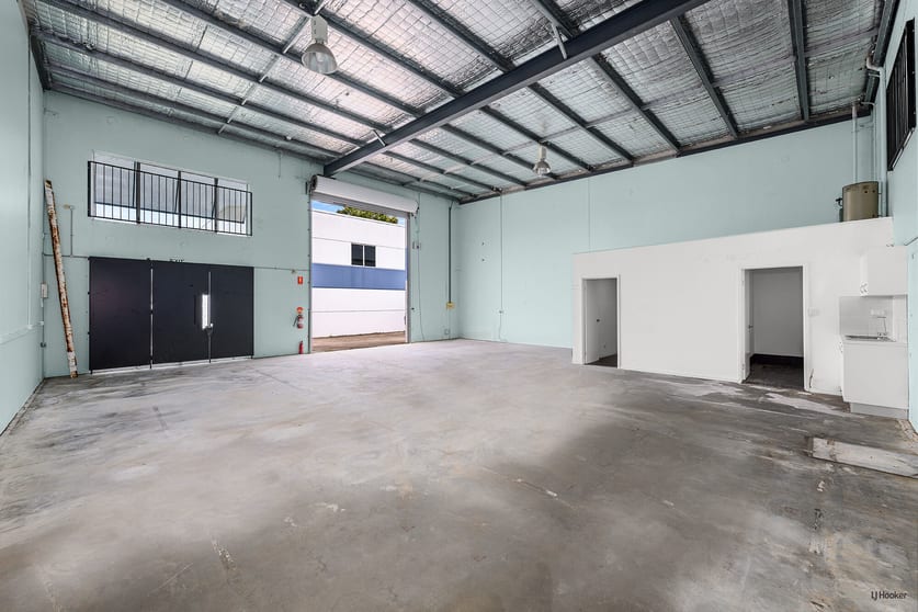 Click to view all images 4/13 Leda Drive Burleigh Heads QLD 4220 - Image 2