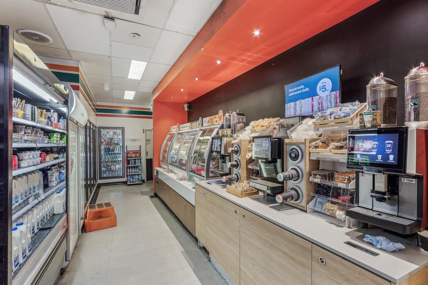 Click to view all images 211 Carlisle Street Balaclava VIC 3183 - Image 3