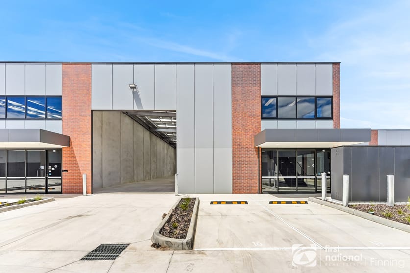 Click to view all images 10 Argon Circuit Clyde North VIC 3978 - Image 2