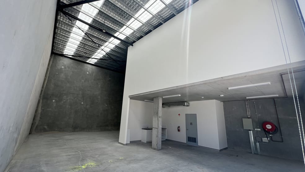 Click to view all images 9/11 Pinnacle Place Somersby NSW 2250 - Image 3