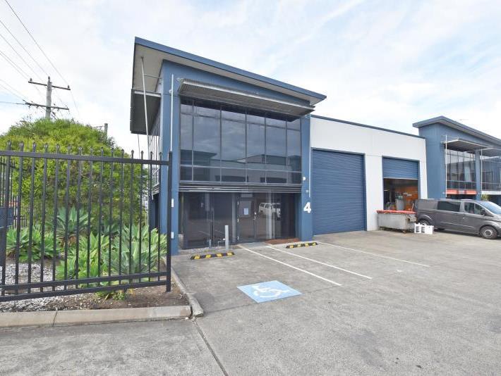 Click to view all images Unit 4/7 Friesian Close Sandgate NSW 2304 - Image 1
