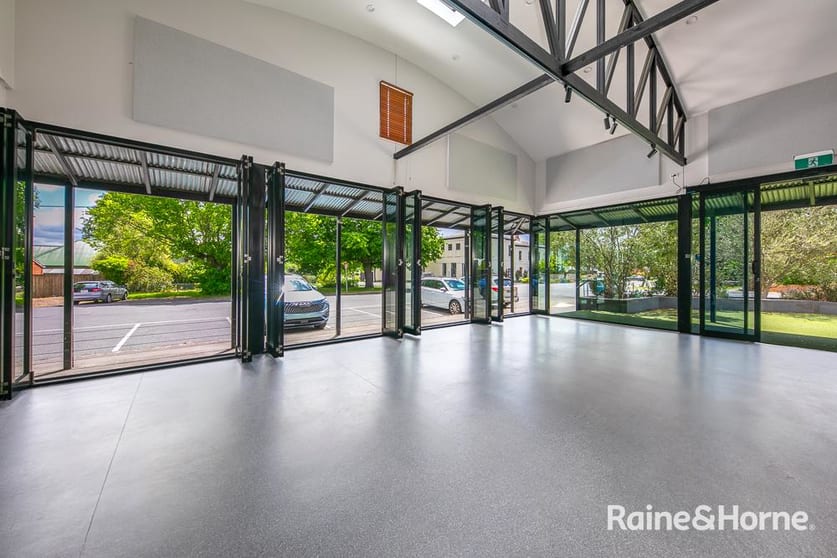 Click to view all images 1/89a Piper St Kyneton VIC 3444 - Image 2