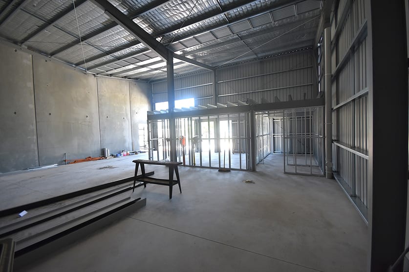 Click to view all images 4/111 Kaitlers Road Lavington NSW 2641 - Image 2
