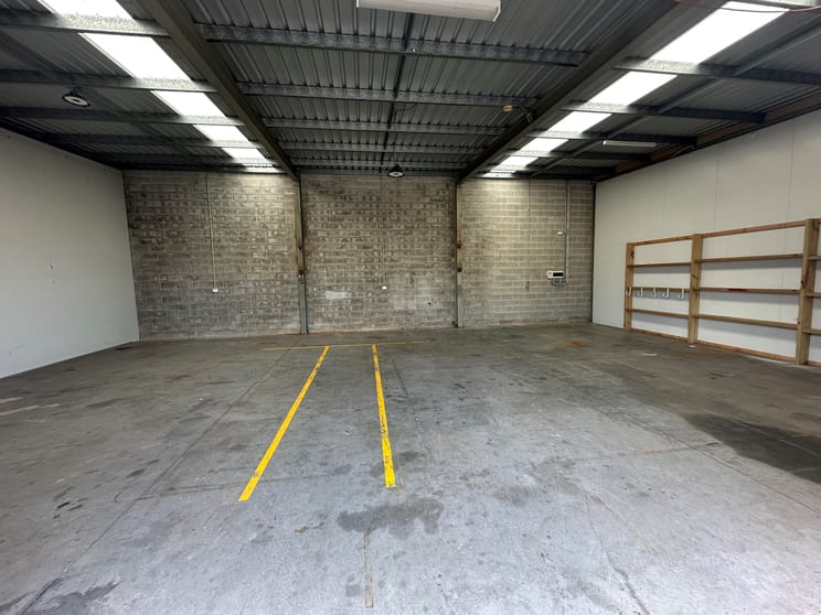 8/106b Industrial Road Oak Flats NSW 2529 - Image 3