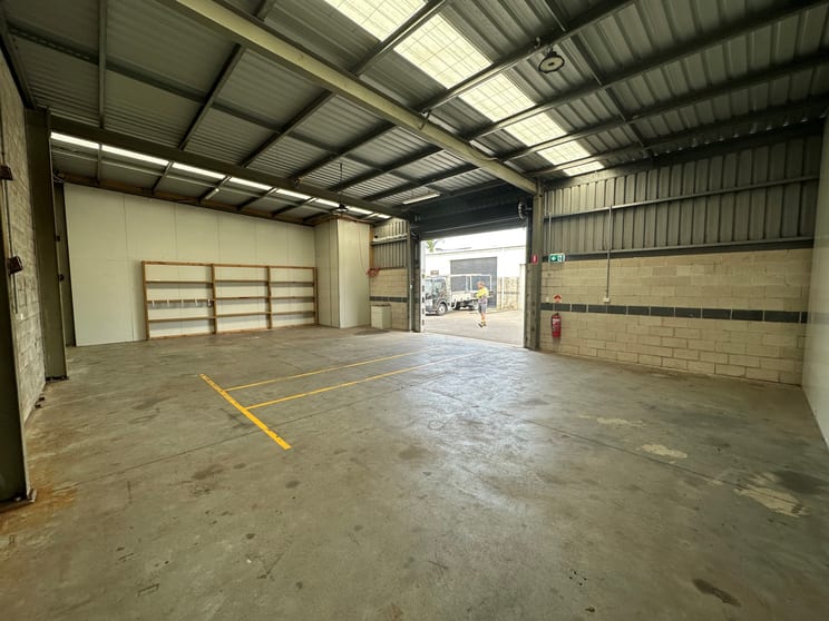 8/106b Industrial Road Oak Flats NSW 2529 - Image 2