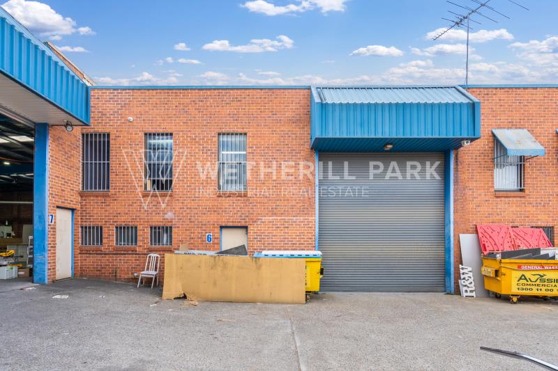 Click to view all images Smithfield NSW 2164 - Image 1