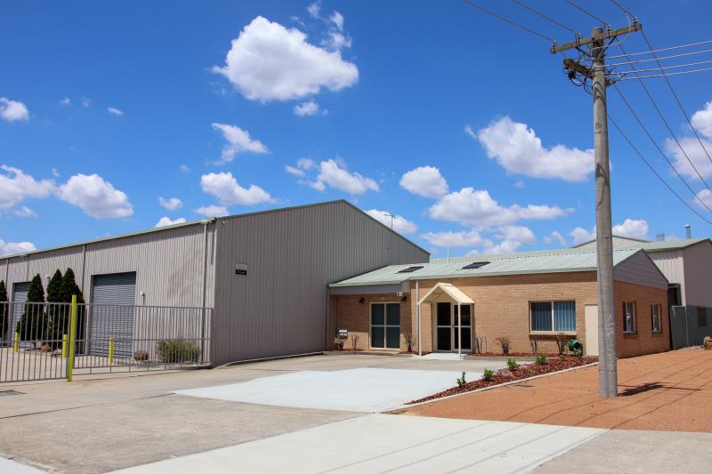 Click to view all images Lot Whole Property/38 Raws Crescent Hume ACT 2620 - Image 2