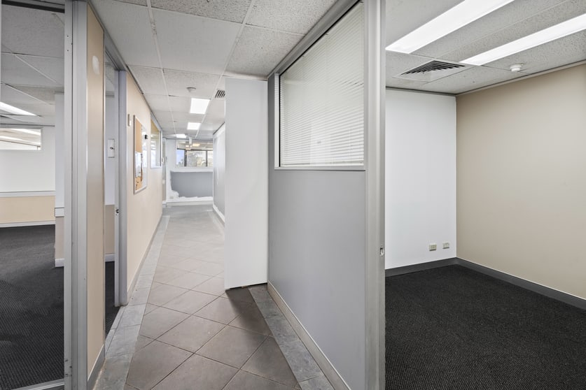 Click to view all images 19/18-22 Orchid Avenue Surfers Paradise QLD 4217 - Image 1