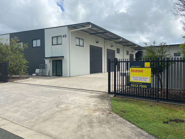 Click to view all images 2/40 Lysaght Street Coolum Beach QLD 4573 - Image 1