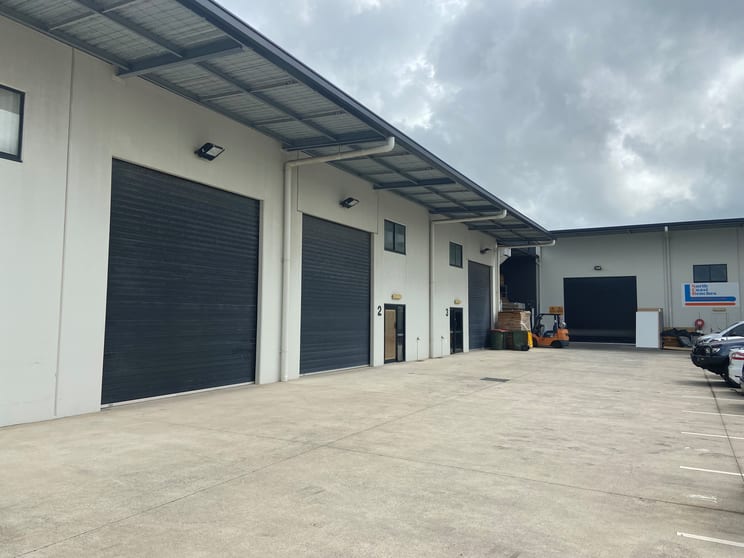 Click to view all images 2/40 Lysaght Street Coolum Beach QLD 4573 - Image 3