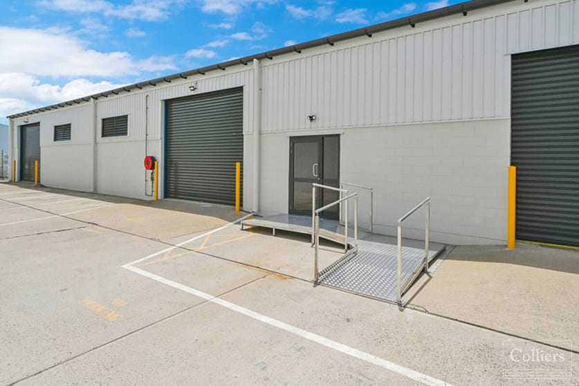 2/54 Keane Street Currajong QLD 4812 - Image 3