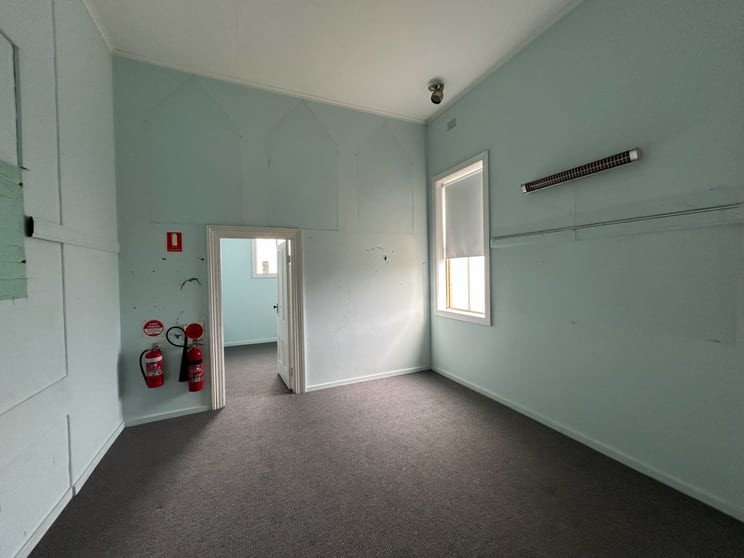Click to view all images 1/34 Moss Street Nowra NSW 2541 - Image 2