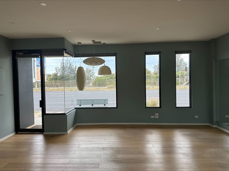 Click to view all images 2/132 Nepean Highway Aspendale VIC 3195 - Image 3