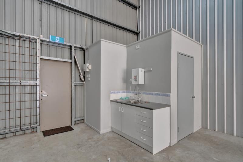 Click to view all images 3/68 Railway Crescent Lisarow NSW 2250 - Image 3