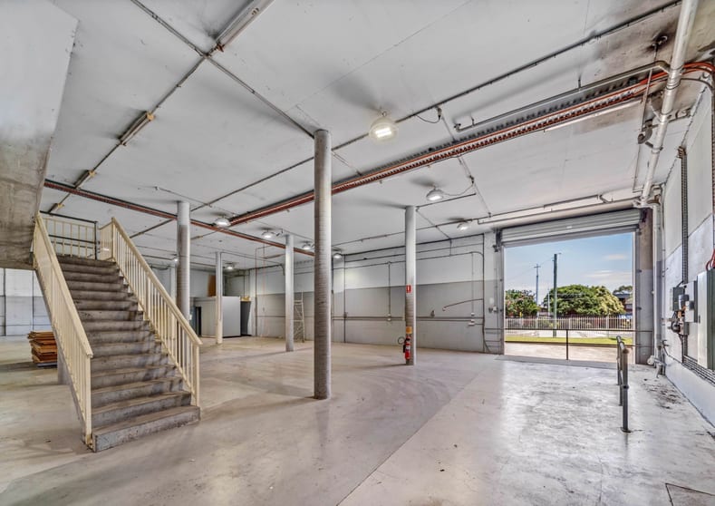 Click to view all images 260 Horsley Road Milperra NSW 2214 - Image 3