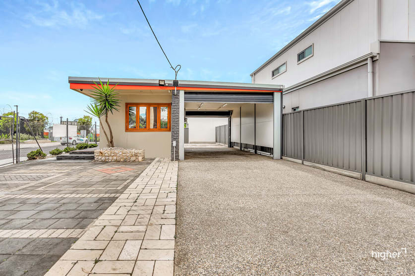 Click to view all images 1 Dwyer Road Oaklands Park SA 5046 - Image 1