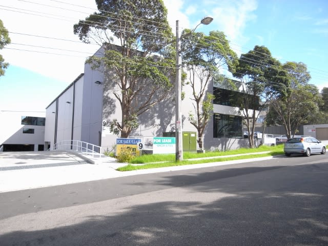 Click to view all images Cromer NSW 2099 - Image 1