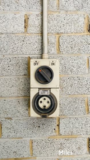 Click to view all images 8/102 Bell Street Preston VIC 3072 - Image 3