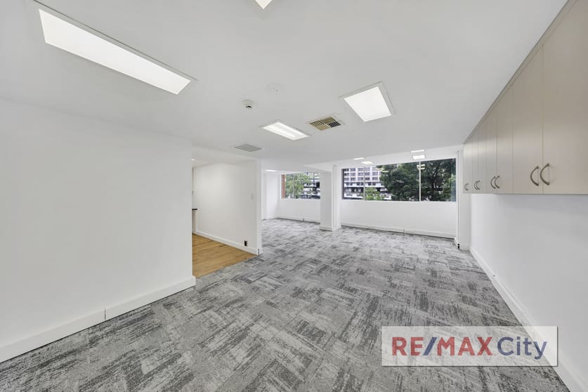Click to view all images 23/149 Wickham Terrace Spring Hill QLD 4000 - Image 1