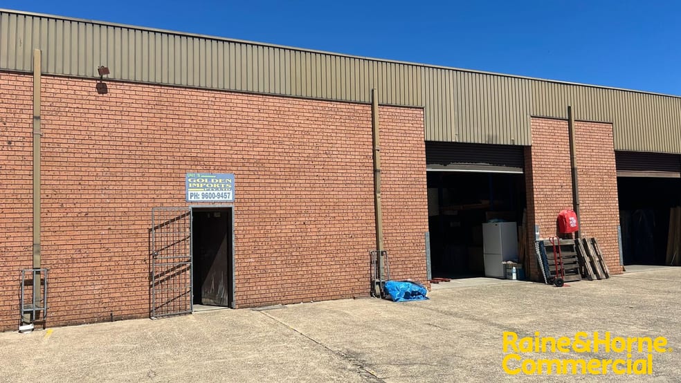 Click to view all images Unit 3/109 Junction Road Moorebank NSW 2170 - Image 1