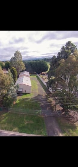 Click to view all images 5A Dryden Court Woodend VIC 3442 - Image 2
