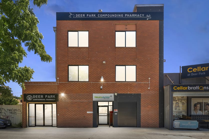 Click to view all images 811B Ballarat Road Deer Park VIC 3023 - Image 2