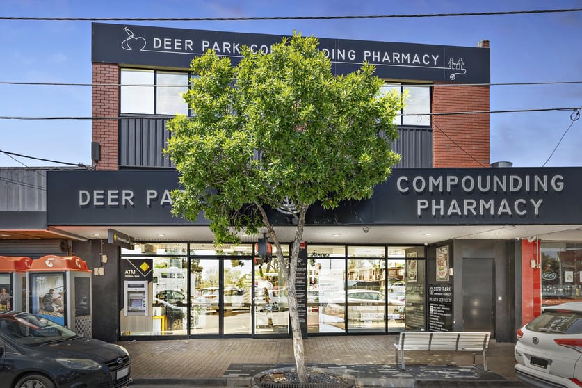 Click to view all images 811B Ballarat Road Deer Park VIC 3023 - Image 1