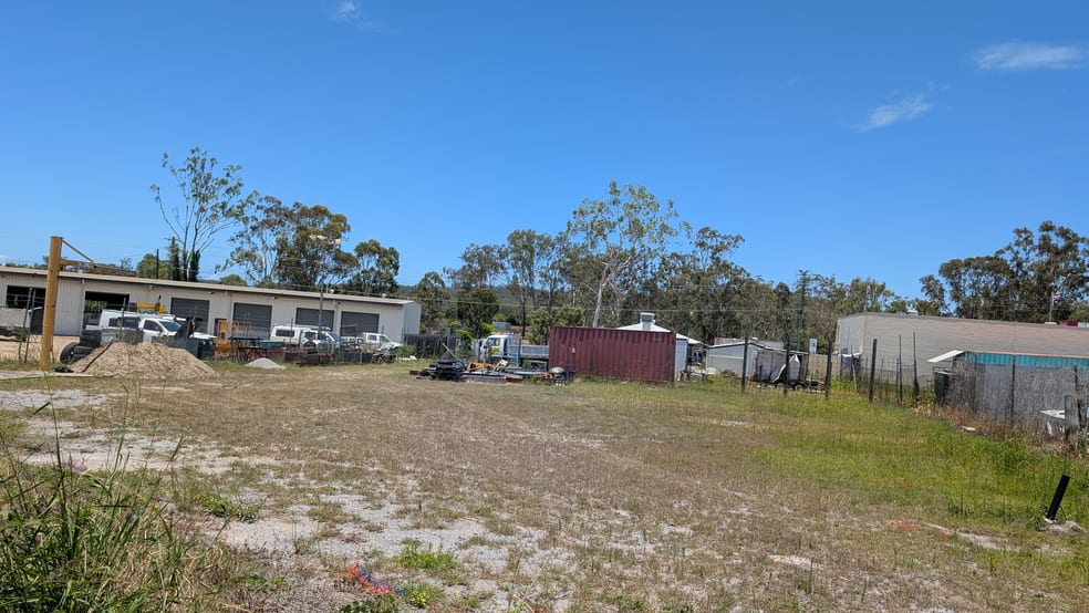 4/4 Enterprise Street Boyne Island QLD 4680 - Image 2