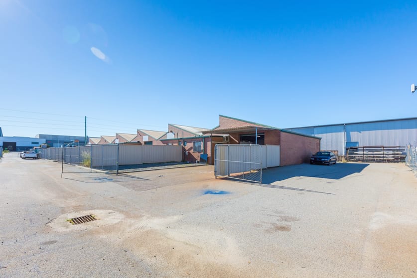 Click to view all images 67 Dowd Street Welshpool WA 6106 - Image 1