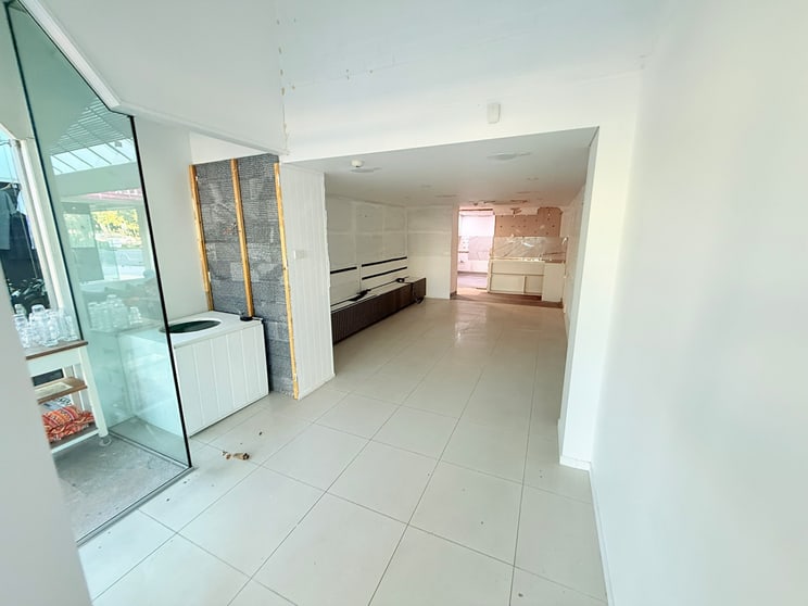 Click to view all images 5/5 Hastings Street Noosa Heads QLD 4567 - Image 2