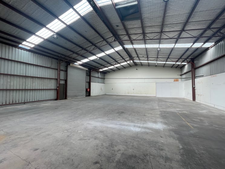 Click to view all images 2 Sleigh Place Hume ACT 2620 - Image 2