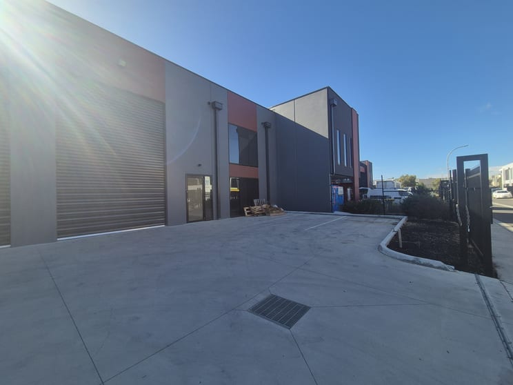 Click to view all images 1/10 Trade Way Cranbourne West VIC 3977 - Image 1