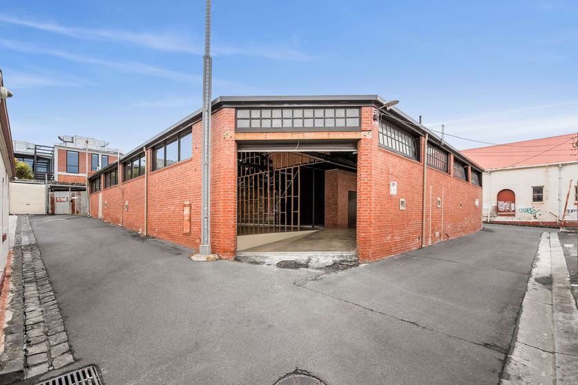 Click to view all images 2 Wesley Place Geelong VIC 3220 - Image 2