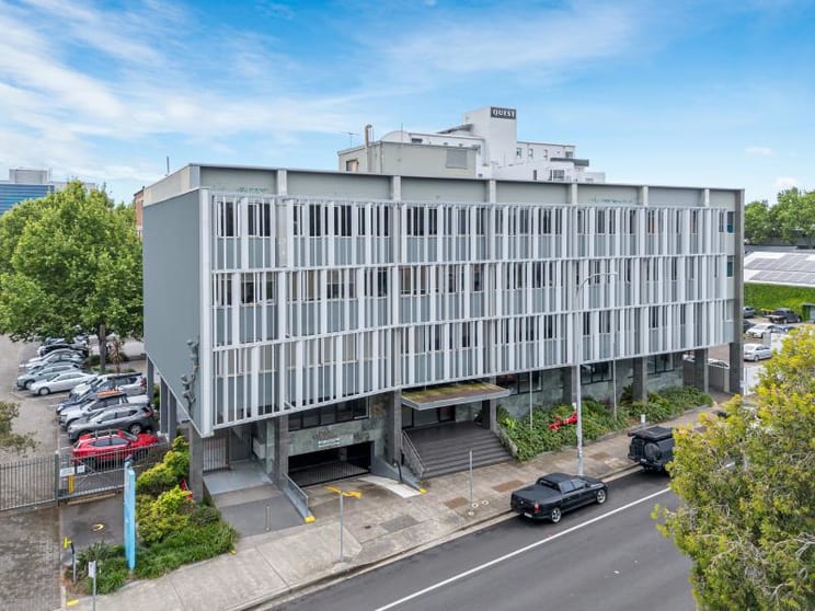 Click to view all images Level 1 Suite 2/426 King Street Newcastle NSW 2300 - Image 1