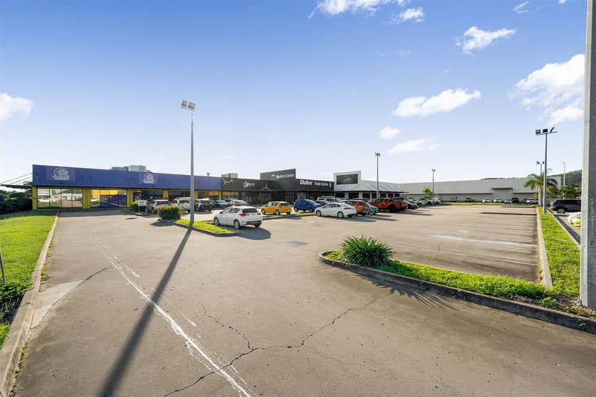 Click to view all images 1-3 Woodman Court Hyde Park QLD 4812 - Image 3