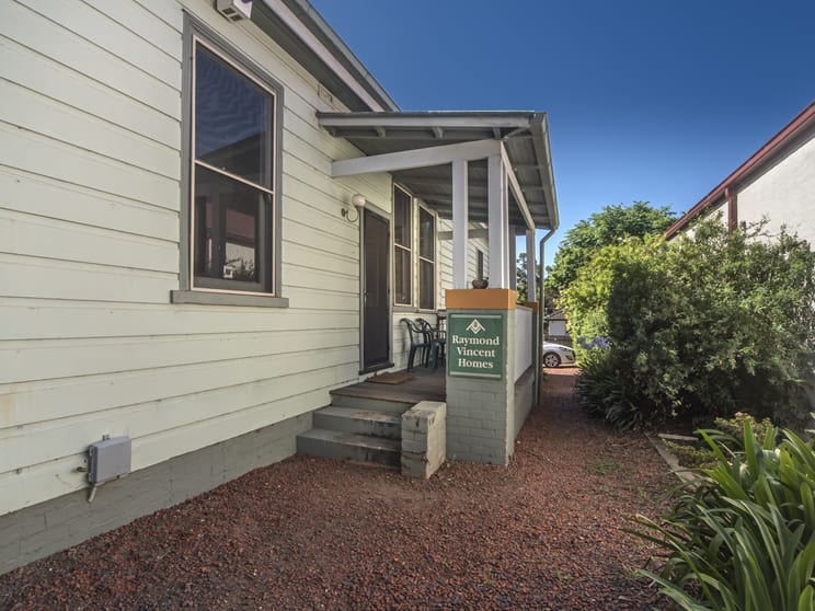 Click to view all images 2/15 Moss Street Nowra NSW 2541 - Image 1