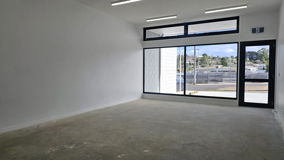 Click to view all images 2/24a Terrylands St Hillcrest TAS 7320 - Image 2