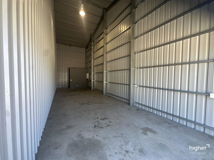 Click to view all images 17-19 Plymouth Road Wingfield SA 5013 - Image 3