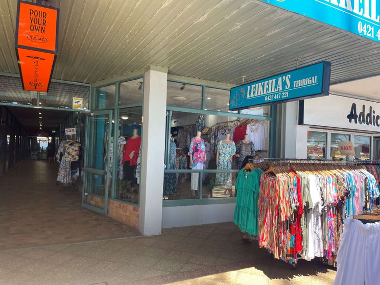 Click to view all images 1 & 3/50 - 52 Terrigal Esplanade Terrigal NSW 2260 - Image 2