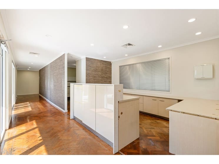 8 Nerang Street Nerang QLD 4211 - Image 3