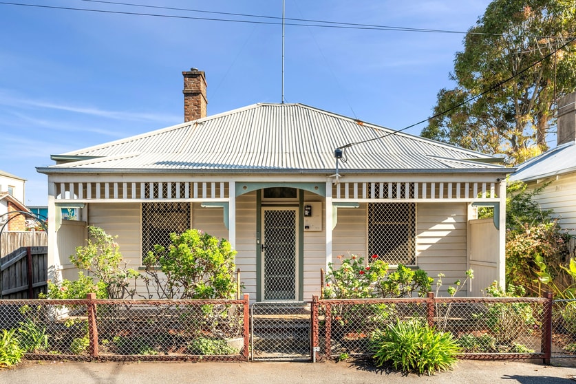 Click to view all images 4 Bambra Street Geelong VIC 3220 - Image 1